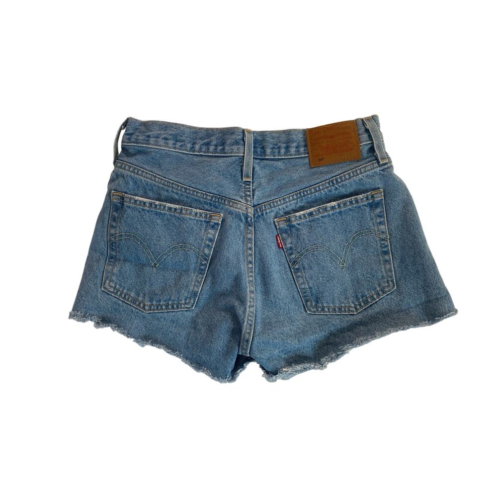Levis Shorts Cut-Offs 501 Classic Wash 5 Pocket Frayed Hem Ladies Size 27 - Picture 2 of 6